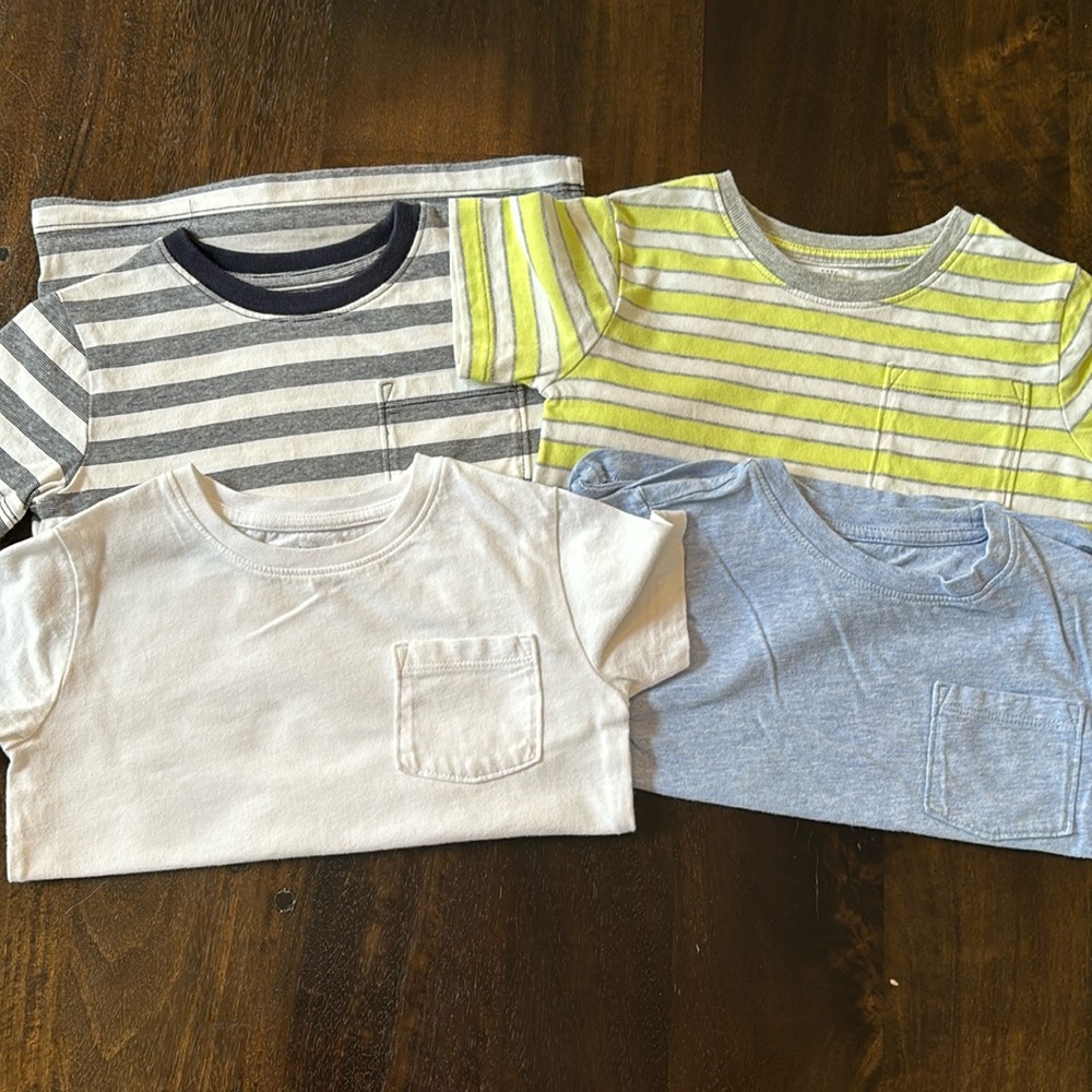Set of FOUR - boys Baby  Gap size 2 short sleeve t shirts